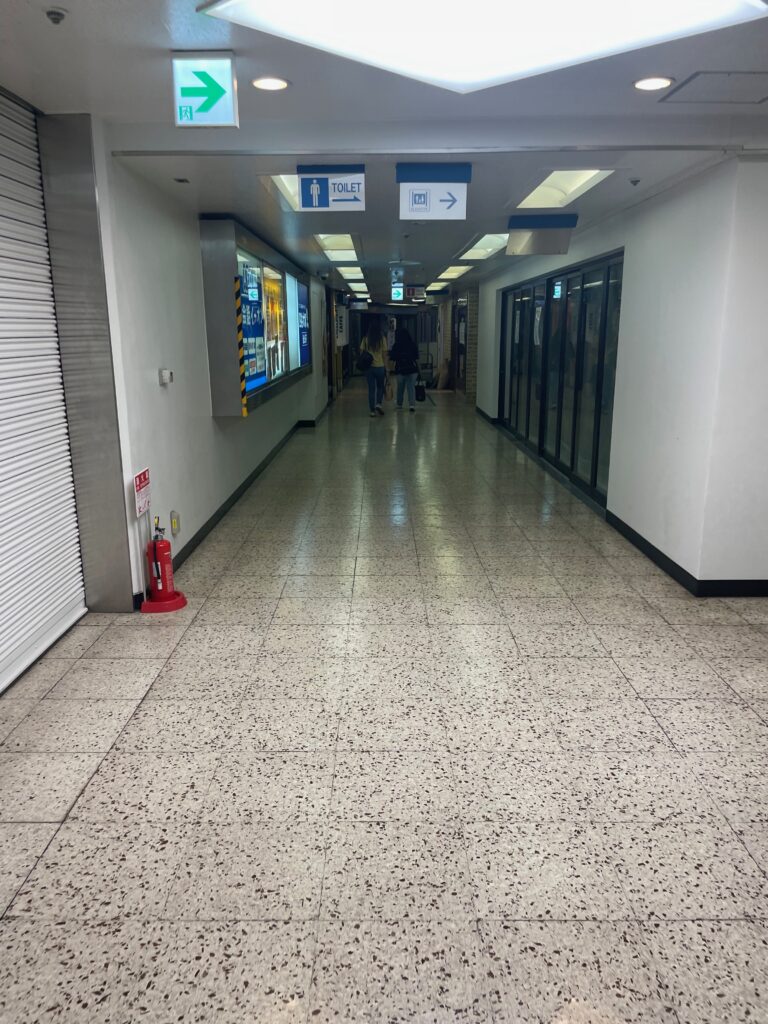 エキニアビルの地下街