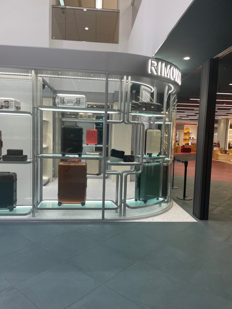 RIMOWA そごう横浜