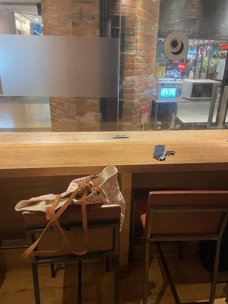 カウンター席