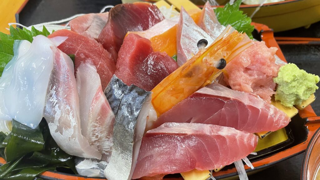 ボリューム感満載の刺身