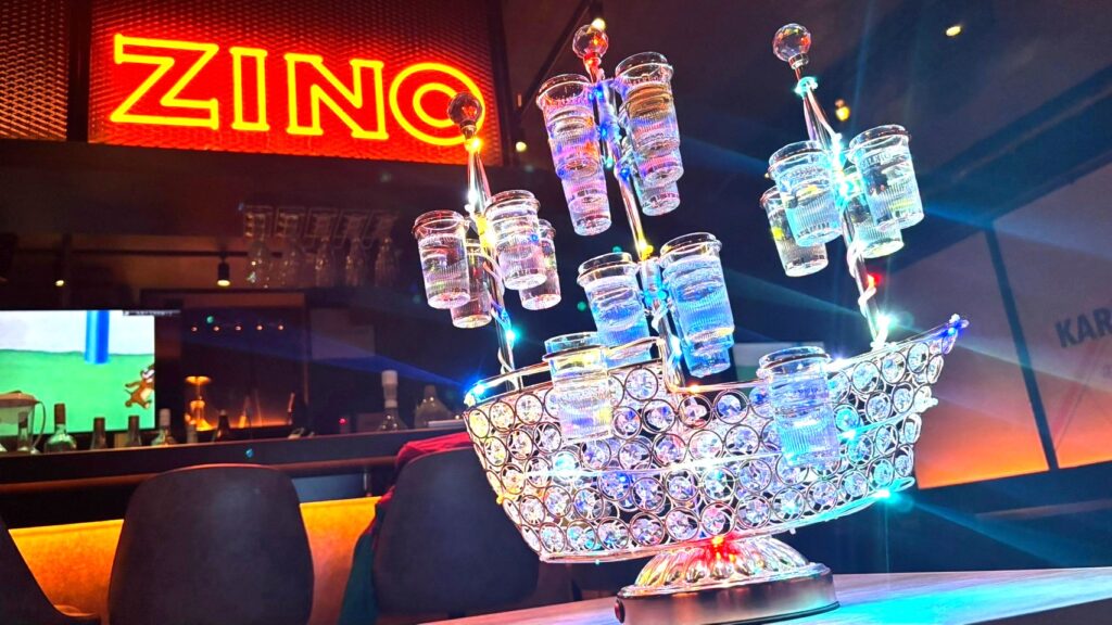 「人と人をつなぐ、エンタメバーZINO」