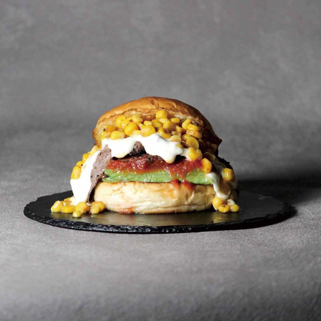 The CheeseBurger ESSEN/北海道産焼きとうきびと4種チーズのステーキバーガー