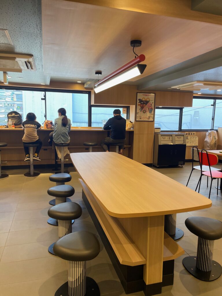 マクドナルド西口5番街店4階席