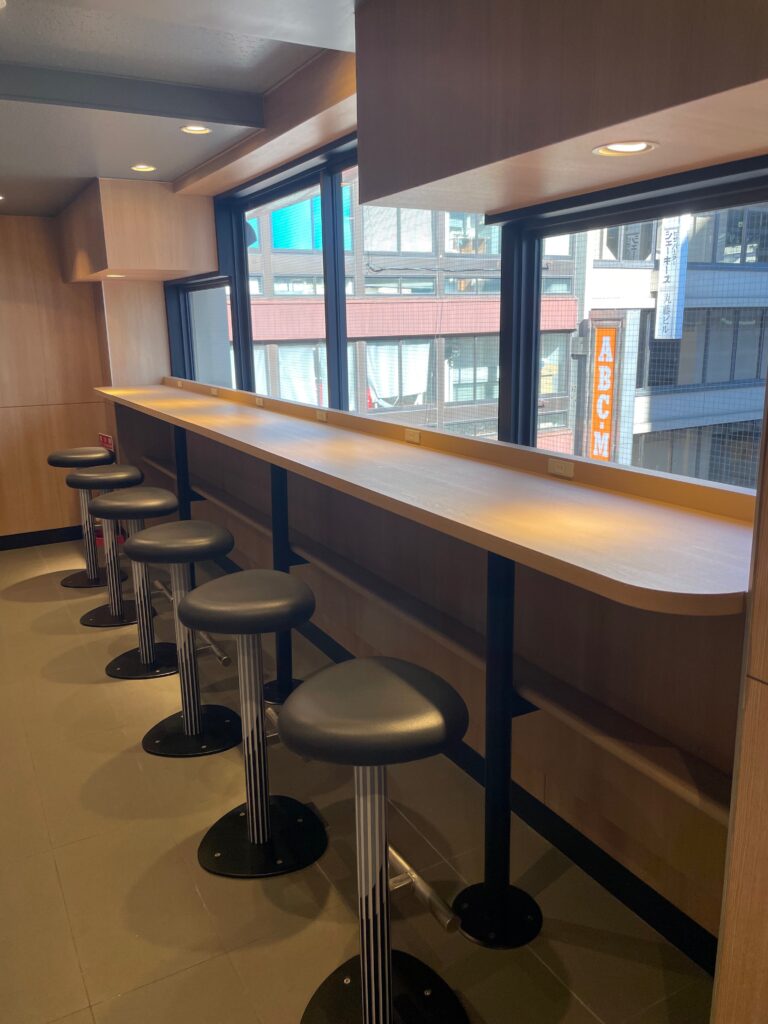 カウンター席