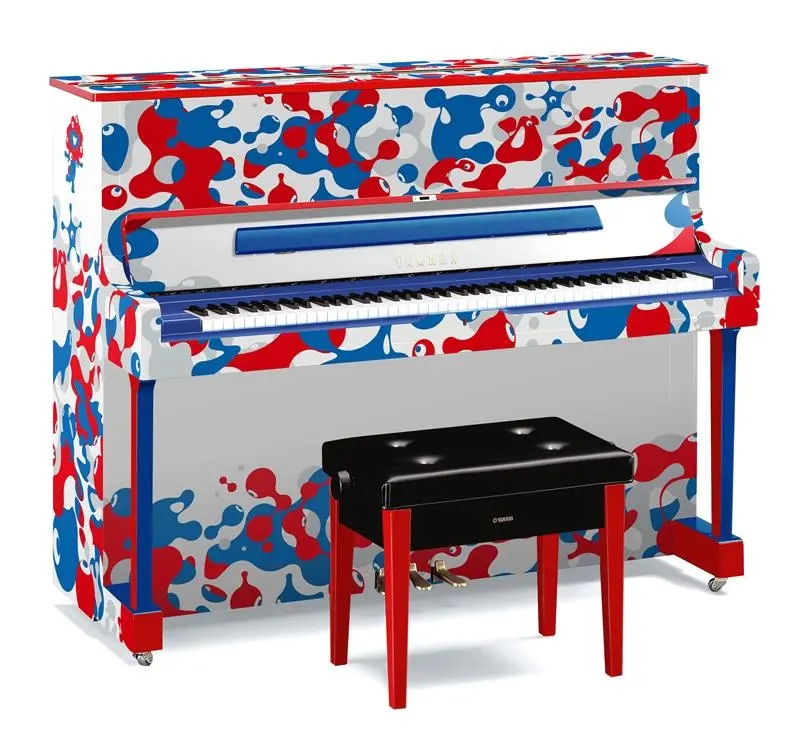 ミャクミャクなどをデザインしたヤマハのアップライトピアノ