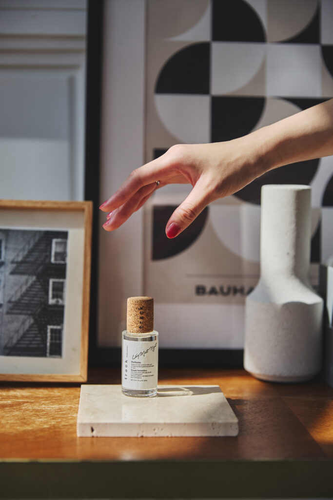 限定パフューム「Lily Mist Night」