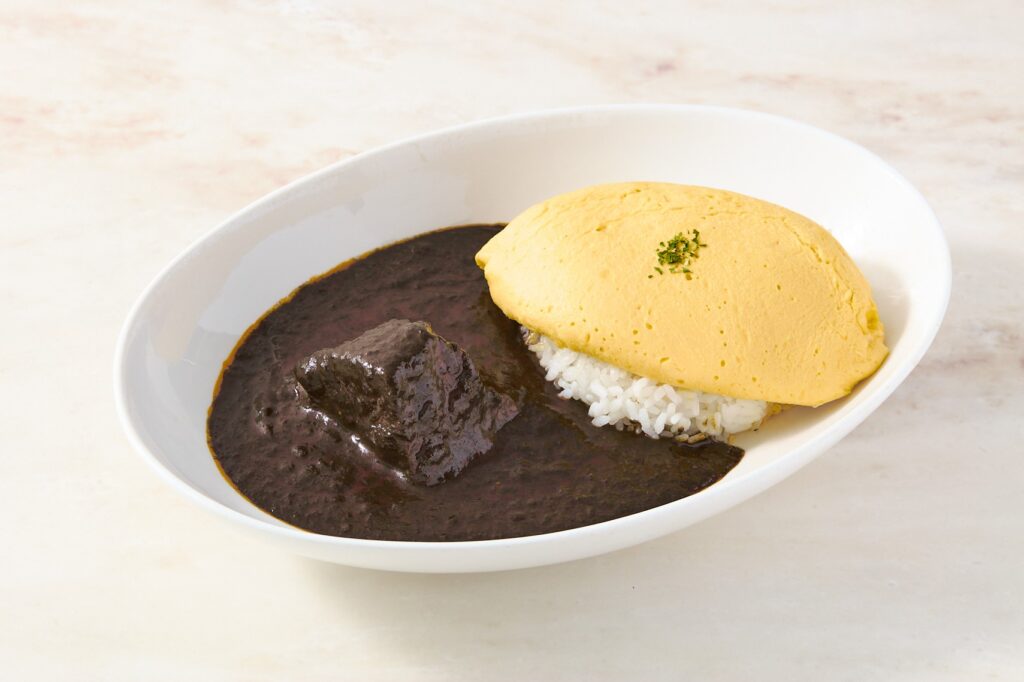 ふわとろオムレツの贅沢ビーフカレー