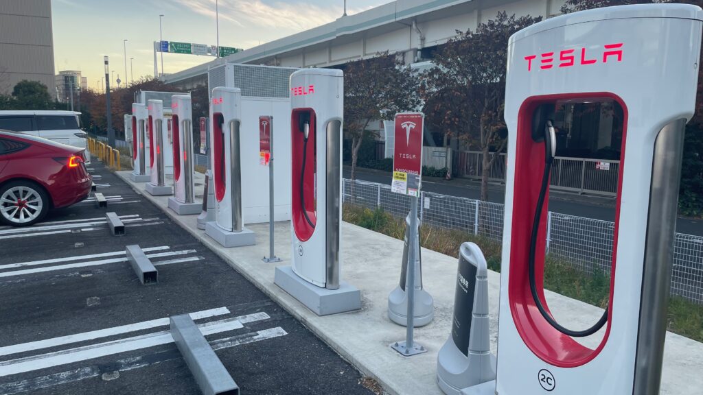 テスラ スーパーチャージャー