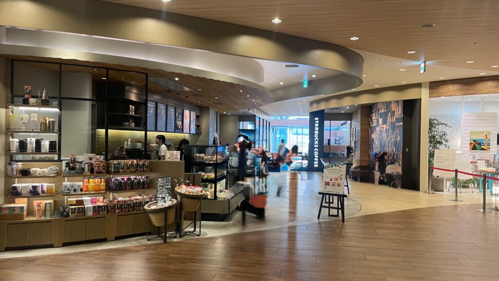 スターバックスコーヒー横浜ベイクォーター店
